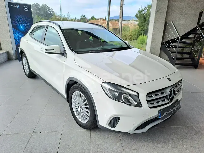 Usado Mercedes GLA200 136 CV (100 kW) 2019 Blanco SUV