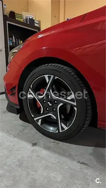 Usado Hyundai i30 N Line 120 CV (88 kW) 2023 Rojo Berlina