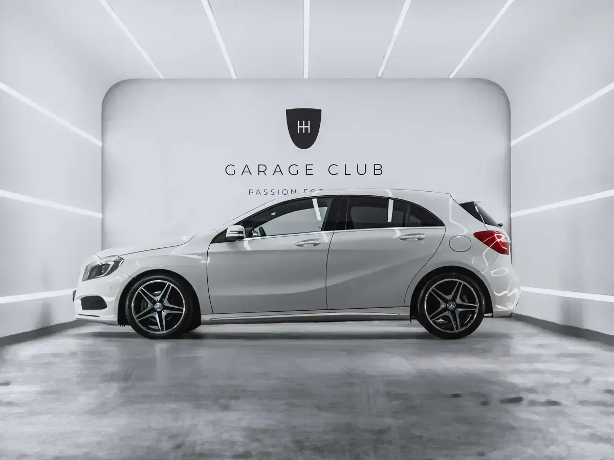 Usado Mercedes A200 AMG line 136 CV (100 kW) 2015 Blanco Berlina