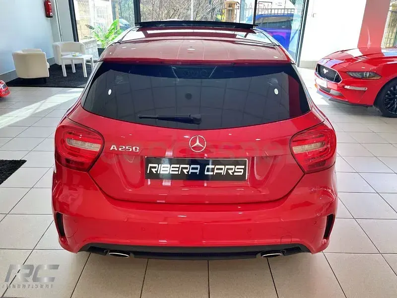 Usado Mercedes A250 AMG 211 CV (155 kW) 2012 Rojo Berlina