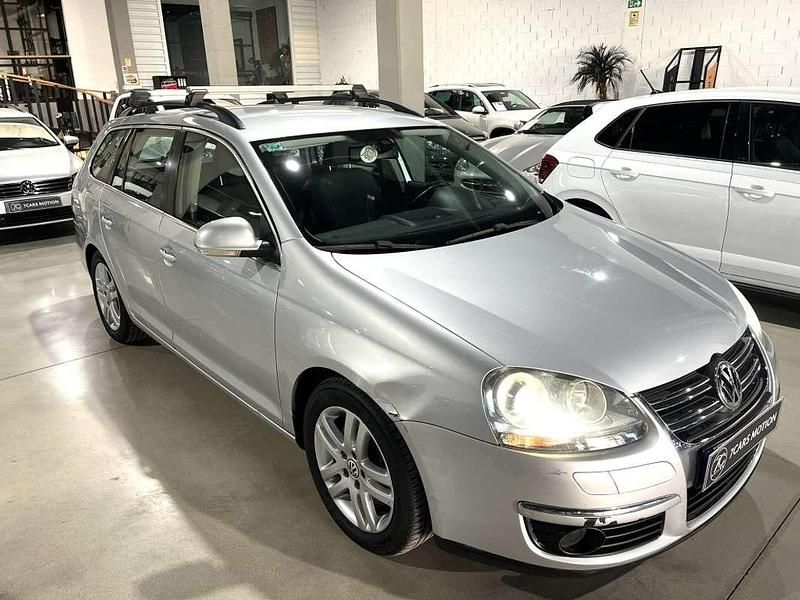 Usado VW Golf VI Highline 140 CV (102 kW) 2009 Gris Utilitario