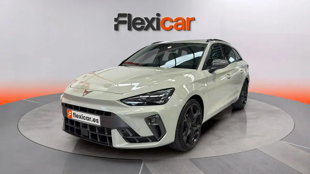 Usado Cupra Leon 150 CV (110 kW) 2025 Negro Familiar