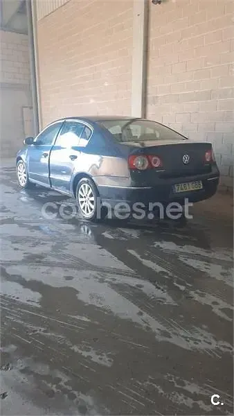 Usado VW Passat Highline 140 CV (102 kW) 2008 Azul Berlina