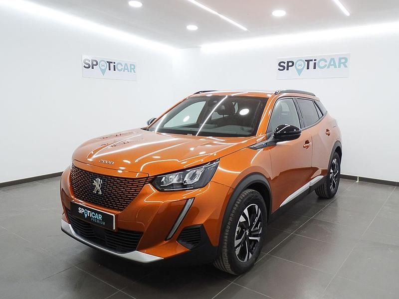 Usado Peugeot e-2008 Allure 100 kW (136 CV) 2023 Naranja SUV