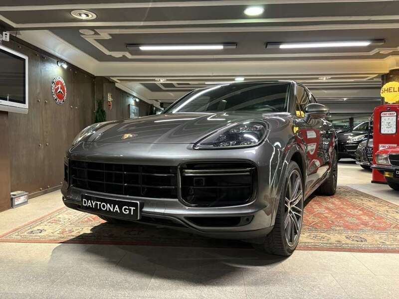 Usado Porsche Cayenne Turbo 549 CV (403 kW) 2019 Gris SUV