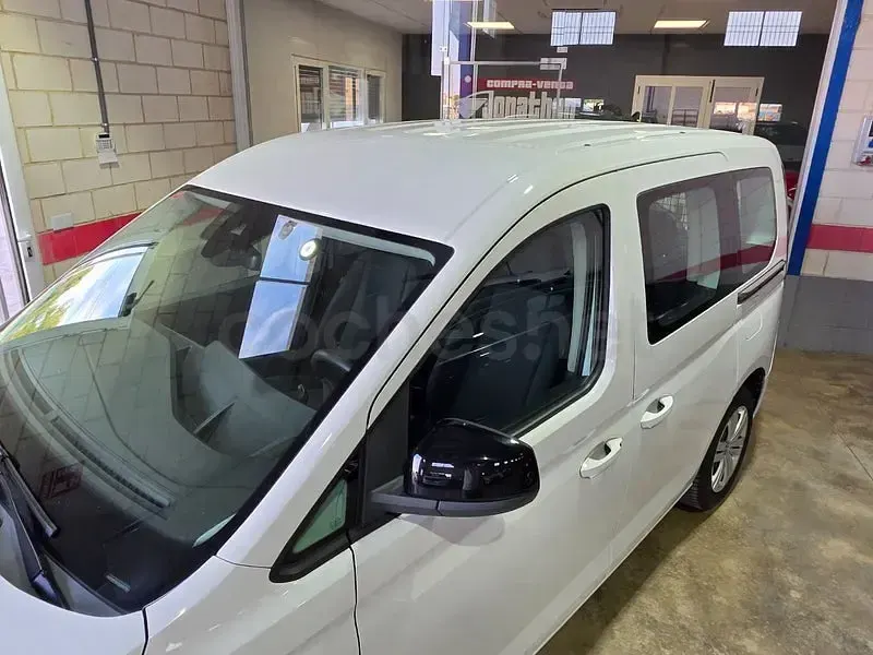 Usado VW Caddy California 122 CV (89 kW) 2021 Blanco Monovolumen