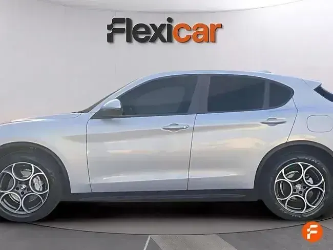 Usado Alfa Romeo Stelvio Sprint 160 CV (117 kW) 2022 Gris SUV