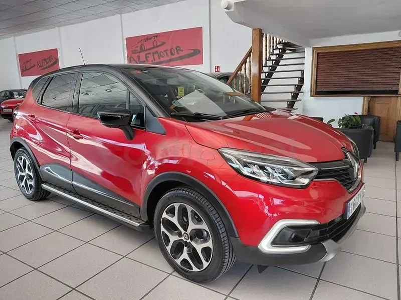 Usado Renault Captur XMOD 110 CV (80 kW) 2017 Rojo SUV