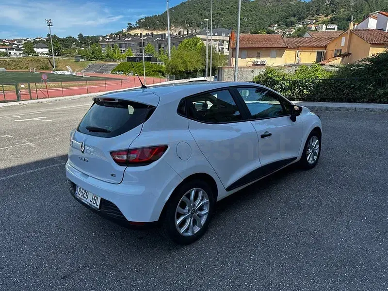 Usado Renault Clio IV Business 75 CV (55 kW) 2014 Blanco Berlina