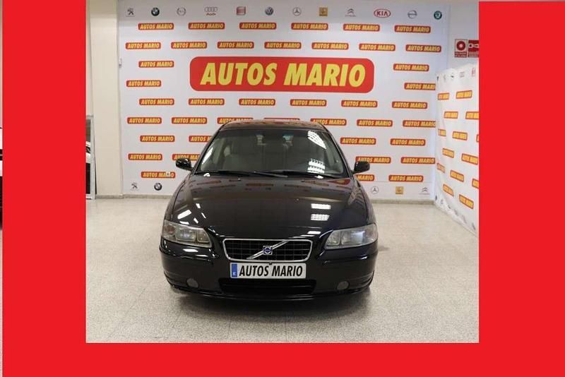 Negro Usado 2005 Volvo S60 Momentum Berlina | 3900 € (Super precio) - Imagen 1/4