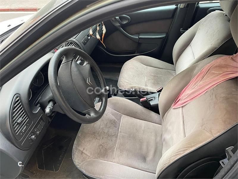 Usado Citroën Xsara 90 CV (66 kW) 2004 Gris / plata Familiar