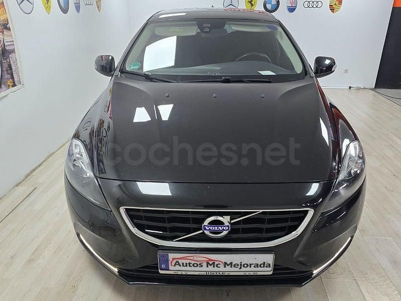 Usado Volvo V40 Kinetic 120 HP (88 kW) 2015 Preto Sedan