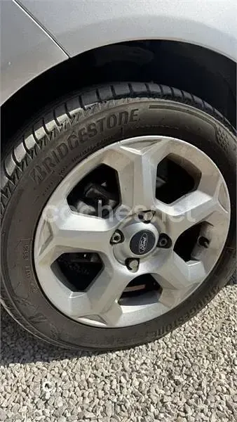 Usado Ford Fiesta Trend 82 CV (60 kW) 2010 Gris / plata Berlina