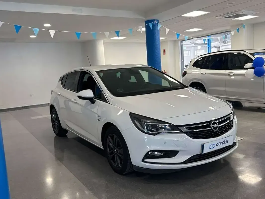 Usado Opel Astra S 110 CV (80 kW) 2019 Blanco Utilitario