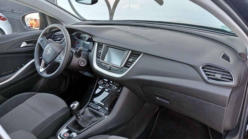 Usado Opel Grandland X Selective 130 CV (95 kW) 2019 Negro SUV
