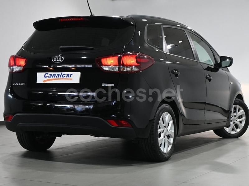 Usado Kia Carens 115 CV (84 kW) 2018 Negro Monovolumen