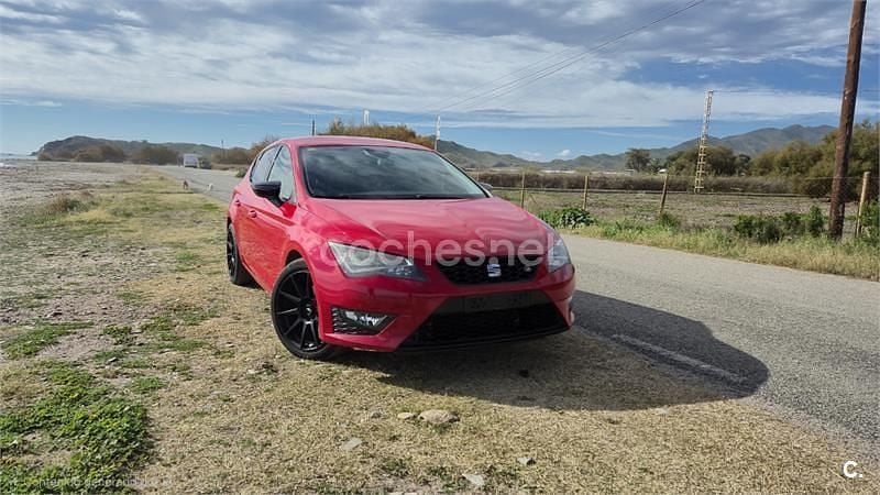 Usado Seat Leon FR 125 CV (91 kW) 2016 Rojo Berlina