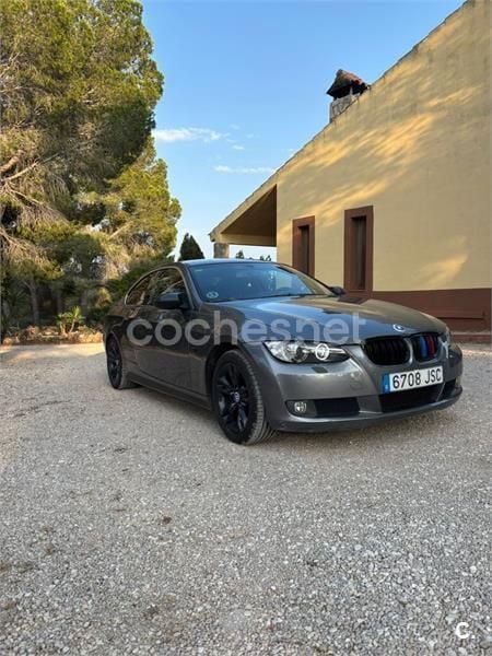 Gris / plata Usado 2006 BMW 330 Coupe | 8200 € (Precio justo) - Imagen 1/1