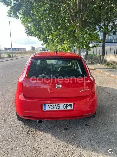 Usado Fiat Grande Punto Sport 95 CV (69 kW) 2009 Rojo Utilitario