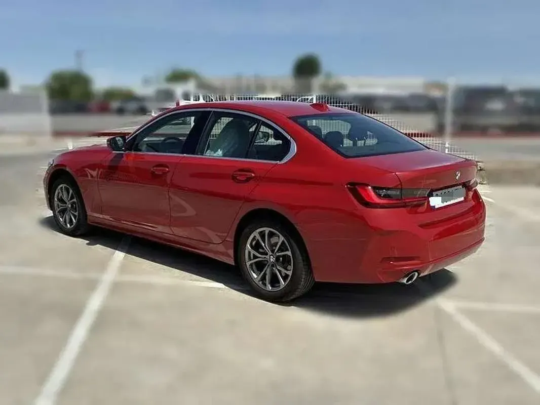 Usado BMW 318 143 CV (105 kW) 2023 Rojo Berlina