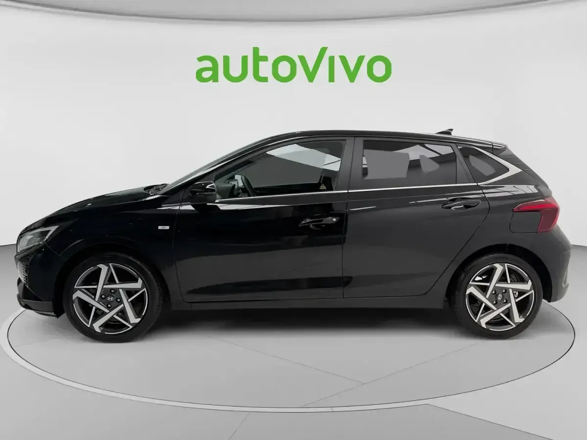 Usado Hyundai i20 100 CV (73 kW) 2024 Negro Utilitario