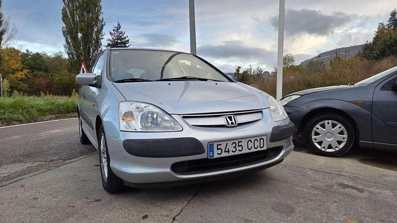 Usado Honda Civic S 99 CV (72 kW) 2003 Plateado Utilitario