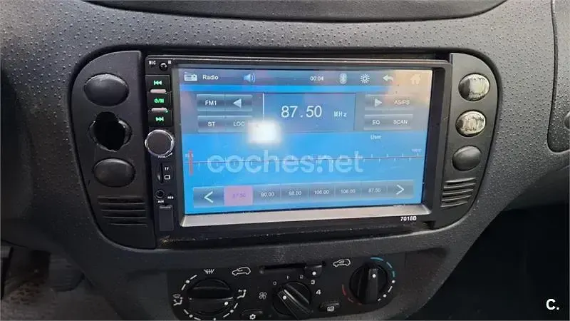 Usado Citroën C3 61 CV (44 kW) 2003 Azul Berlina