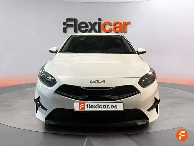 Usado Kia Ceed 140 CV (102 kW) 2026 Blanco Utilitario