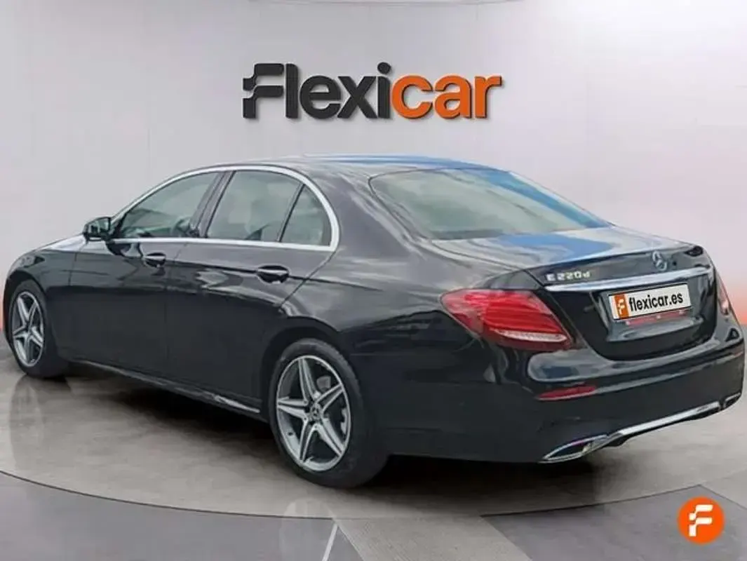 Usado Mercedes E220 194 CV (142 kW) 2019 Azul Berlina