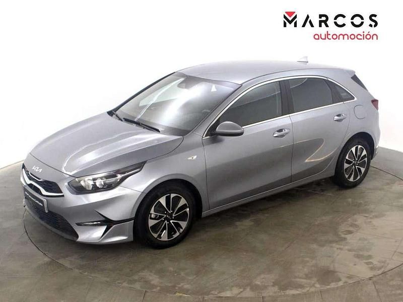 Usado Kia Ceed 101 CV (74 kW) 2025 Plateado Utilitario
