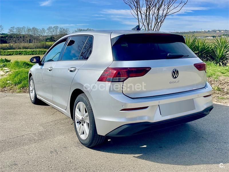 Usado VW Golf VIII Life 110 CV (80 kW) 2020 Gris / plata Berlina