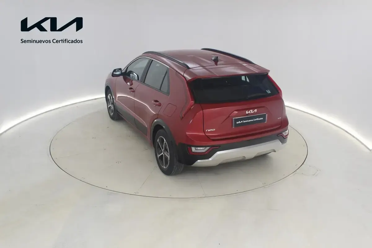 Usado Kia Niro 141 CV (103 kW) 2024 Runway red SUV