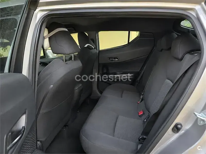 Usado Toyota C-HR Active 122 CV (89 kW) 2016 Gris / plata SUV