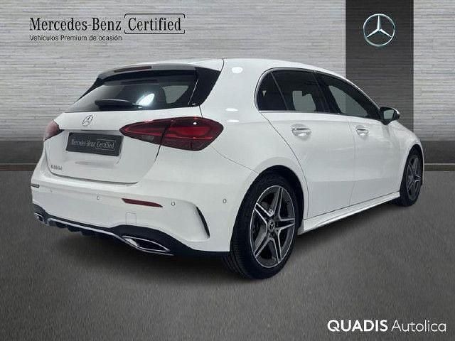 Usado Mercedes A180 AMG line 116 CV (85 kW) 2025 Blanco polar