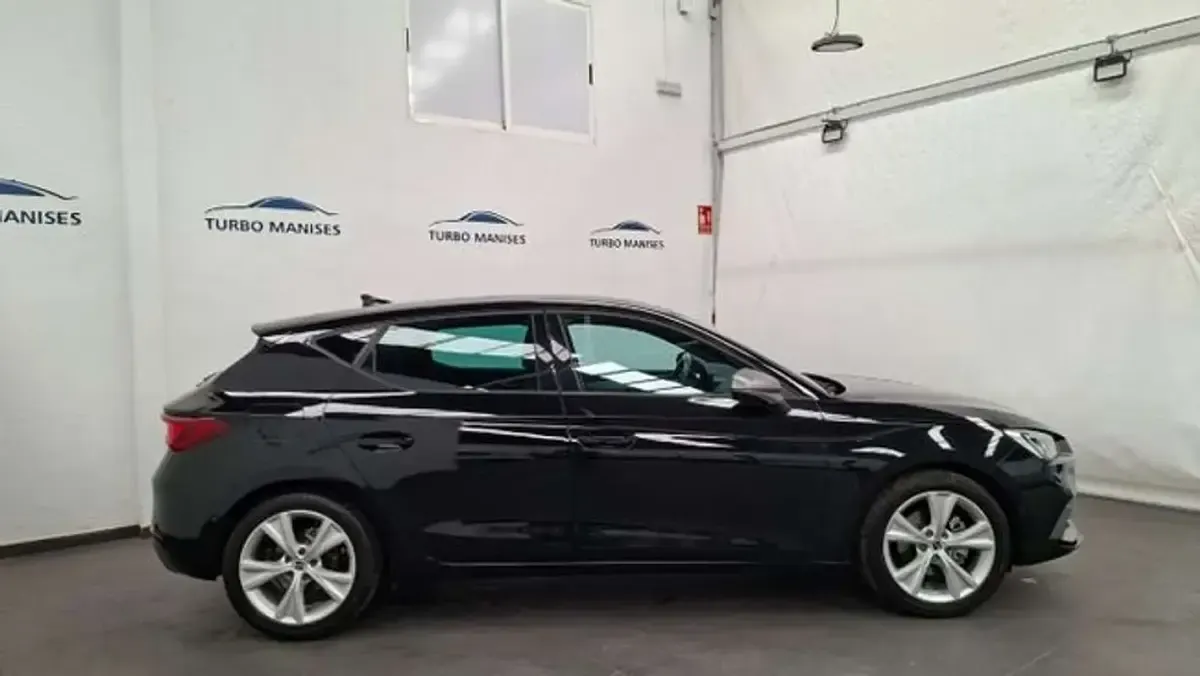 Usado Seat Leon FR 110 CV (80 kW) 2024 Blanco Utilitario