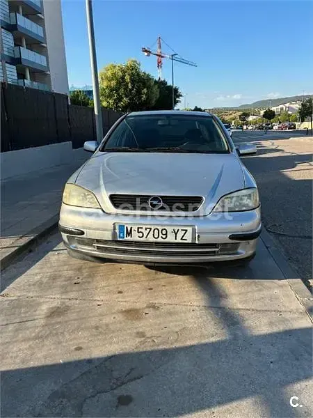 Usado Opel Astra Comfort 100 CV (73 kW) 2000 Gris / plata Berlina