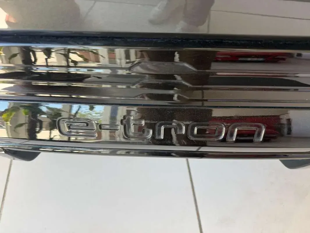 Usado Audi e-tron Sportback S-Line 250 kW (340 CV) 2025 SUV