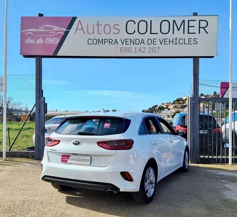 Usado Kia Ceed 120 CV (88 kW) 2019 Blanco Utilitario