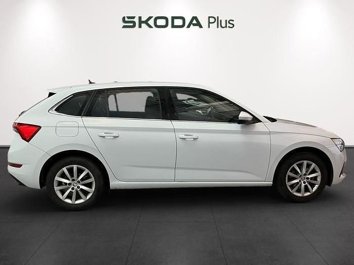 Usado Skoda Scala Ambition 110 CV (80 kW) 2023 Blanco Utilitario