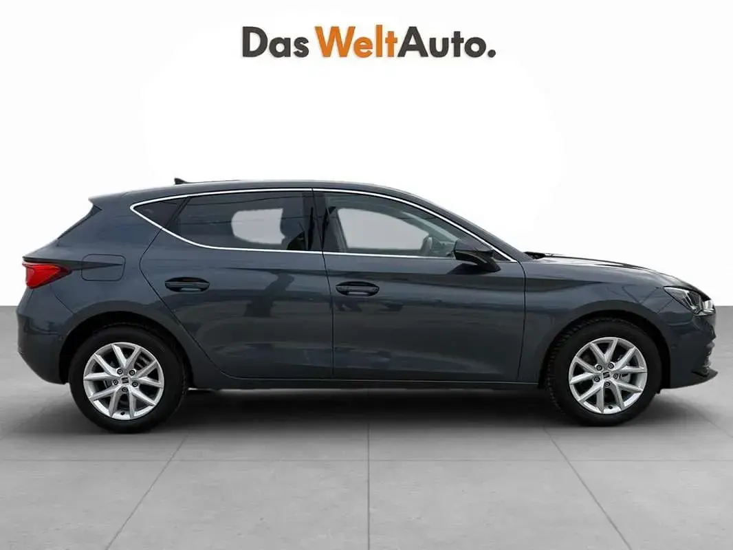 Usado Seat Leon Style 116 CV (85 kW) 2025 Gris Utilitario