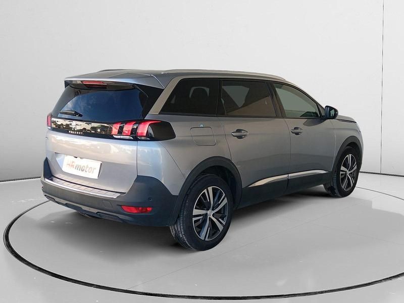 Usado Peugeot 5008 Allure 132 CV (97 kW) 2023 Gris SUV