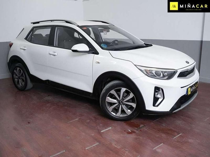 Usado Kia Stonic 101 CV (74 kW) 2021 Blanco SUV
