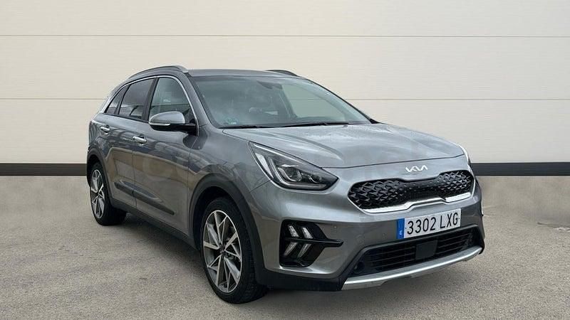 Usado Kia Niro 141 CV (103 kW) 2022 Gris / plata SUV