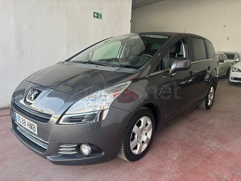 Usado Peugeot 5008 Family 112 CV (82 kW) 2012 Negro Monovolumen