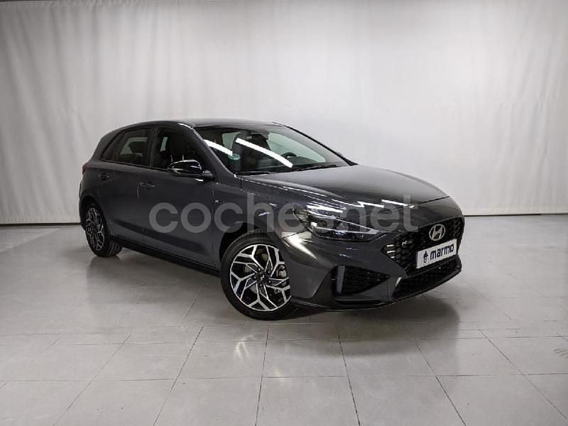 Gris / plata Usado 2025 Hyundai i30 N Line Berlina | 22.265 € (Buen precio) - Imagen 1/4