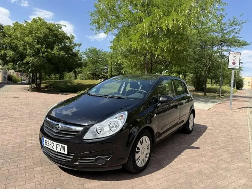 Usado Opel Corsa 80 CV (58 kW) 2008 Negro Utilitario