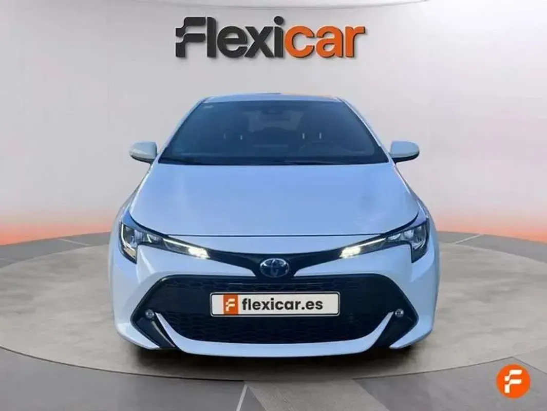 Usado Toyota Corolla Active 122 CV (89 kW) 2020 Blanco Berlina