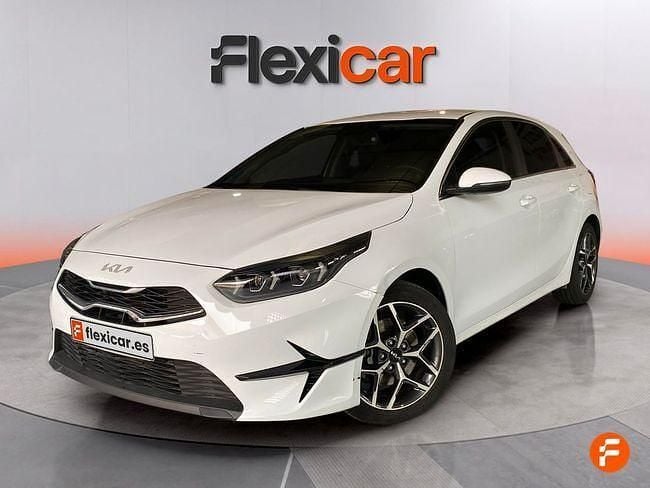 Usado Kia Ceed 136 CV (100 kW) 2023 Blanco Utilitario