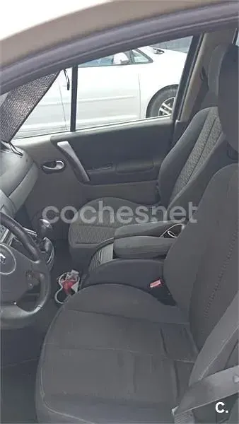 Usado Renault Scénic II Privilege 150 CV (110 kW) 2008 Beige Monovolumen