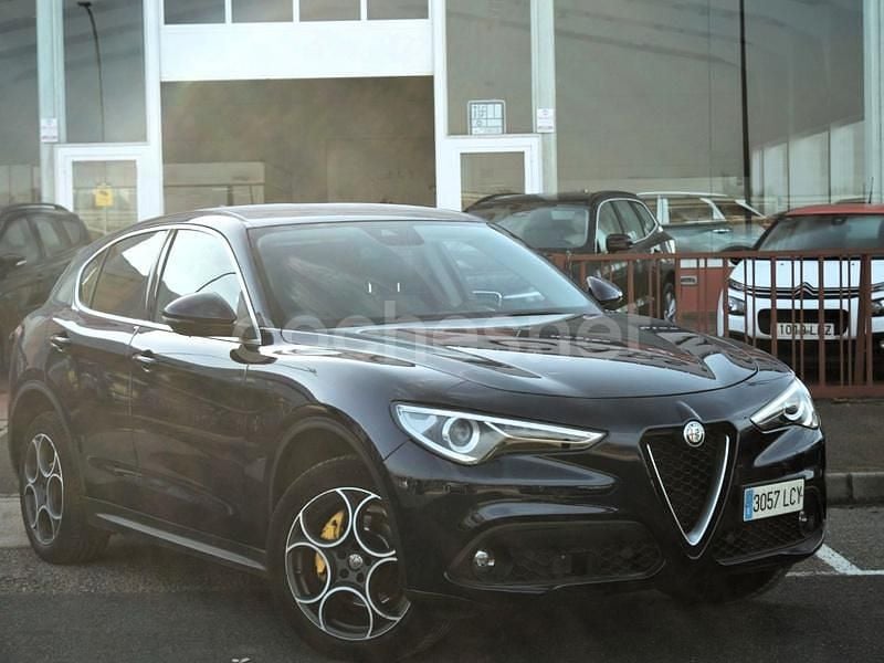 Usado Alfa Romeo Stelvio Executive 210 CV (154 kW) 2019 Azul SUV